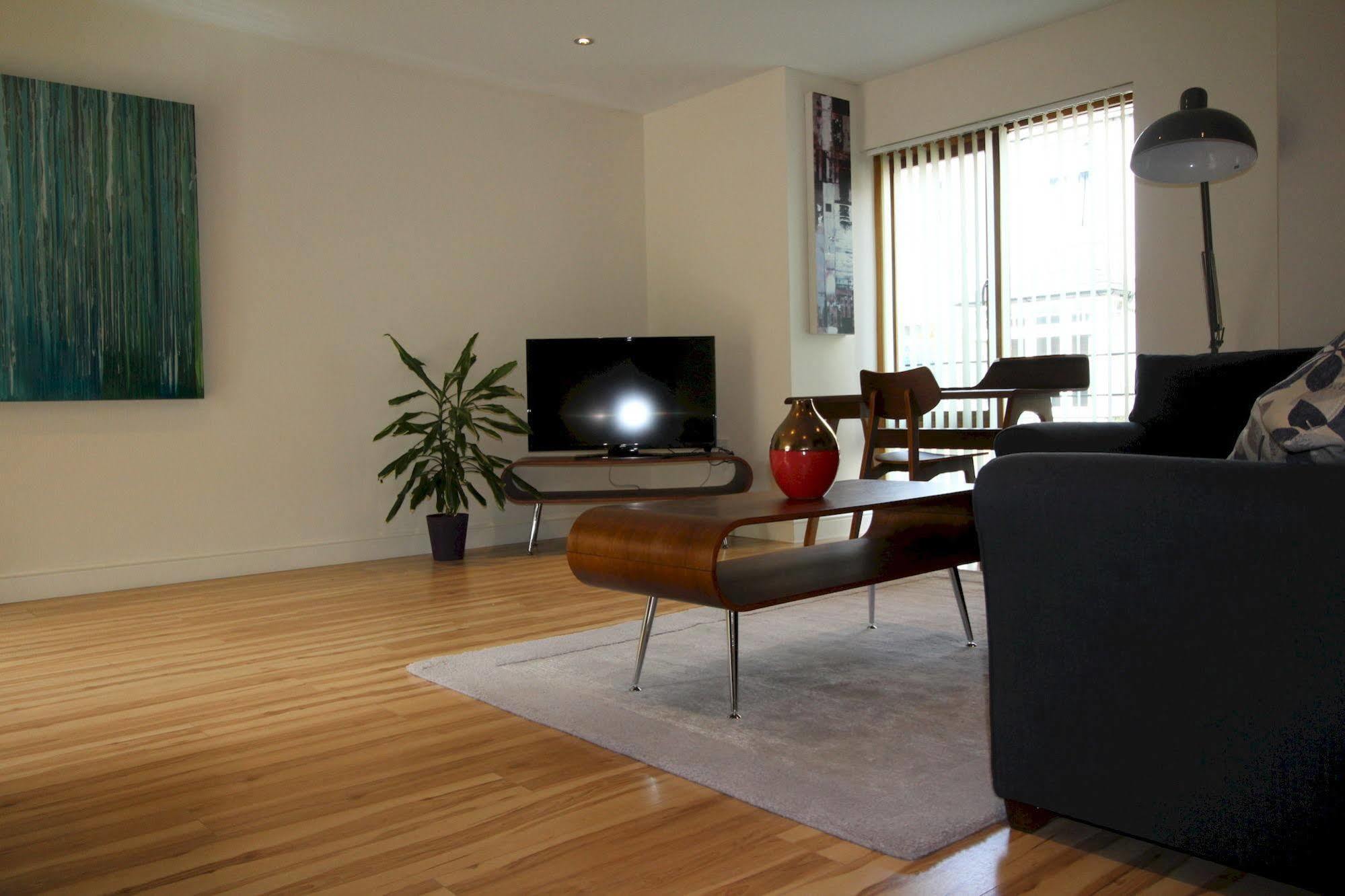 Lux Living Apartments - Alpha Apartments CBG Екстериор снимка