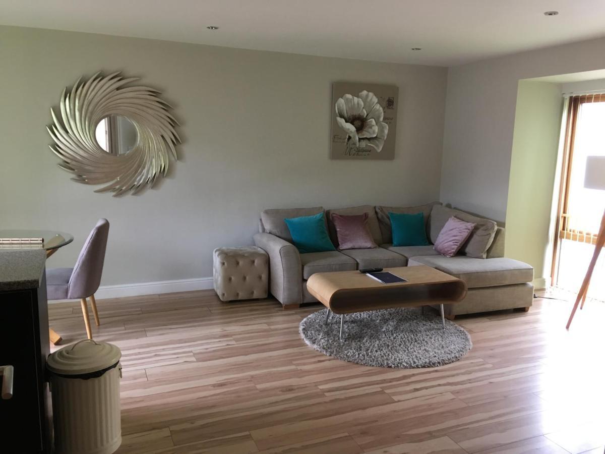 Lux Living Apartments - Alpha Apartments CBG Екстериор снимка